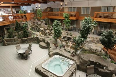 C'mon Inn Hotel & Suites