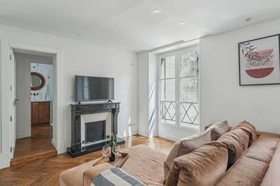 Chic 1BR Near Louvre & Musee d Orsay