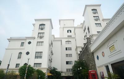 OYO 22997 Beverly Hills Hotel