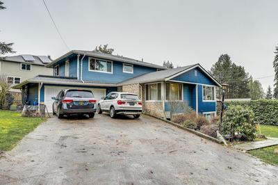 Walk to Beach & Lake Access: Cozy Redmond Apt!