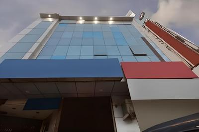 Goroomgo Giriraj stay Hub Near VIP Bazaar Naskarhaat Kolkata