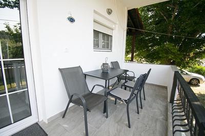 Forest View Apartment 1 by Rentalspro