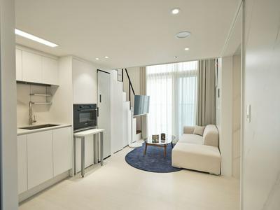 UH FLAT SIGNATURE GANGNAM