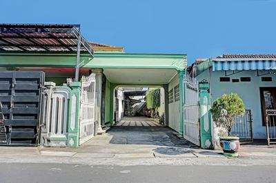 OYO 91502 Kost Bu Lilies Syariah