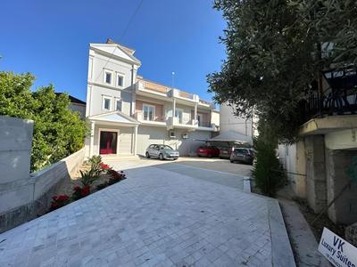 VK Luxury Suites - Private Parking - Adults Only