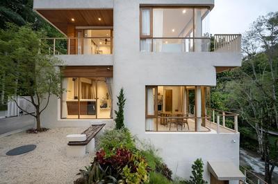 Taryn Tara Cafe And Stay