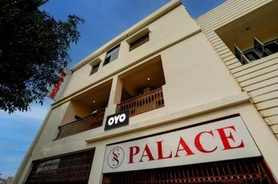 Goroomgo SS Palace Varanasi