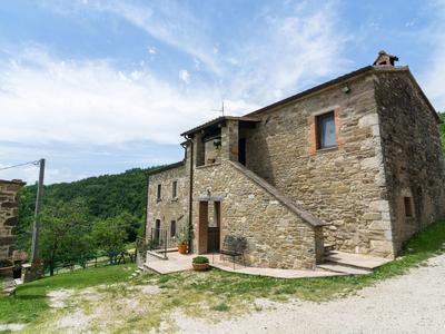 Tranquil Farmhouse in Sestino