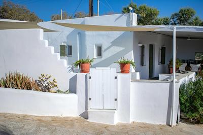 Cozy Studio for 2 Guests With 1 Child or 3 Adults - Walking Distance to Beach