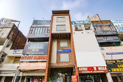 FabHotel Golden City