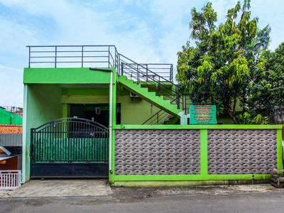 OYO 92467 Cahyo Kost 1