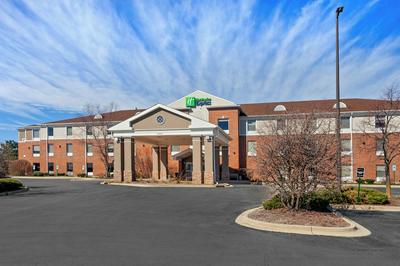 Holiday Inn Express Hotel & Suites Chicago-Algonquin by IHG