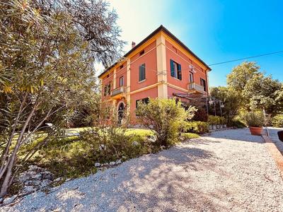 Attic Persichetto With Stunning View of Bologna