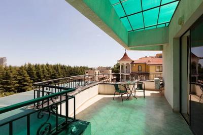 One Bedroom Apartment with Balcony in Avalon Complex