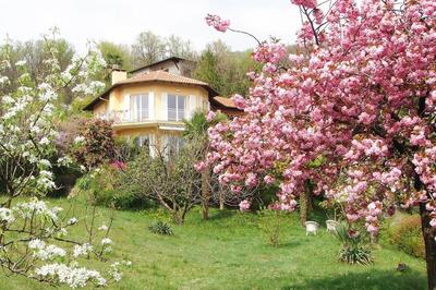 Stunning 4 bed Villa With Private Pool, Bbq, Wifi, Lake Views, Walking Distance to Restaurant