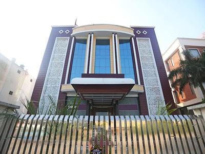 OYO 9537 Hotel Park Grace