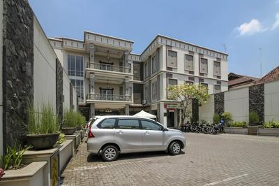 RedDoorz Plus near Tugu Jogja