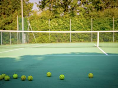 Villa with Spacious Garden, Swimming Pool, Hot Tub, Tennis Court near Cortona