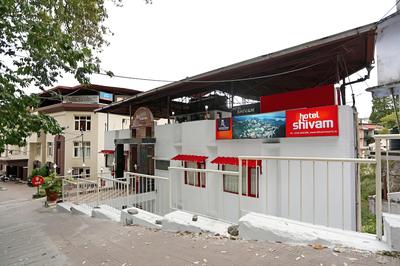 OYO 8637 Shivam Hotel