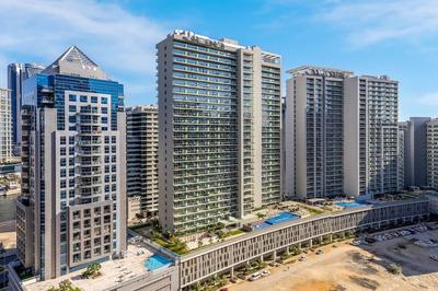Maison Privee - Classy Urban Retreat w/ Amazing Dubai Canal Views