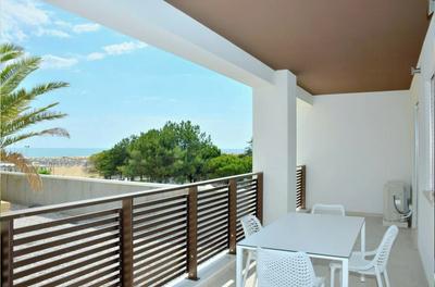 Charming Apartment With Terrace by the sea
