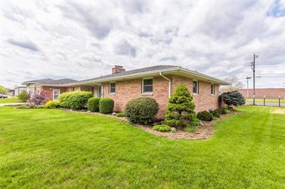 Elkhart Haven: Cozy Family Retreat 3 Bedroom Home by RedAwning
