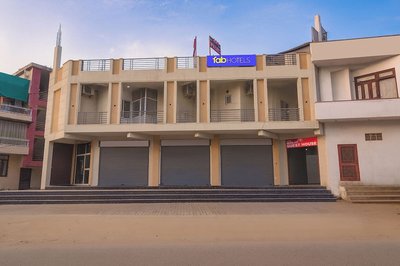 Fabhotel Jai Palace Comfortable Stay