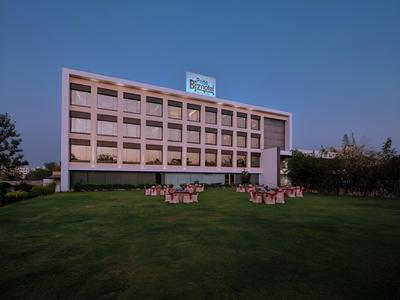 Pride Biznotel Manjusar