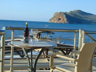 Comfy Beachfront Litinas Casa With Seaview
