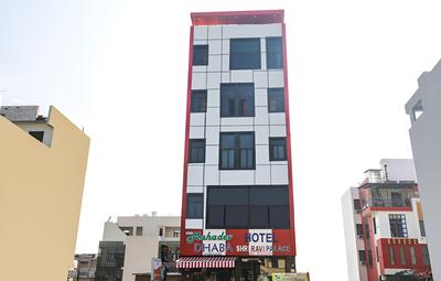 OYO 46533 Ravi Palace