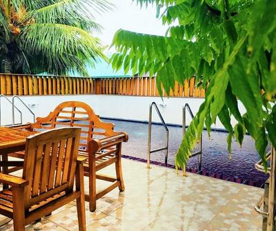 Tropical Biosphere Hotel