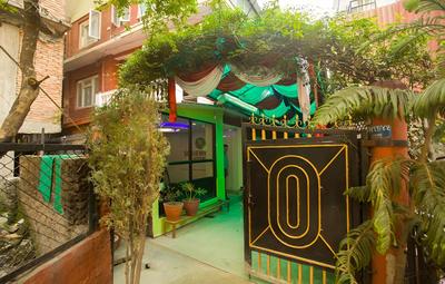 OYO 146 Somewhere Hotel & Restaurant