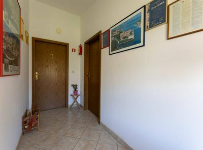 Bright and Spacious Apartment With Terrace in Kastel Stafilic