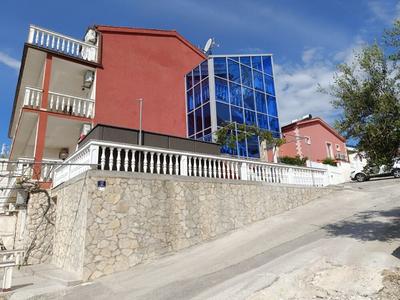 Sea View Apartment in Okrug Gornji near Trogir Center