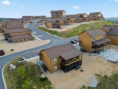 A Birds Eye Bridge View - 5 BDR w/ Private Hot Tub
