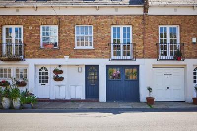 The Holland Park Crib - Classy 2bdr House