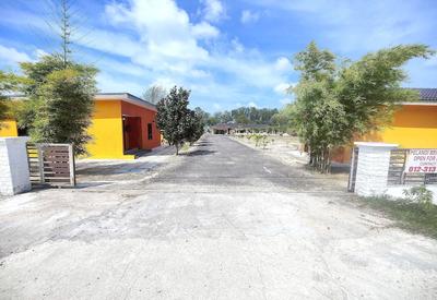 Capital O 90949 Pelangi Beach Resort Mersing