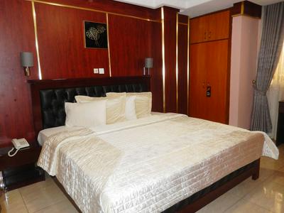 Noubou International Bonapriso