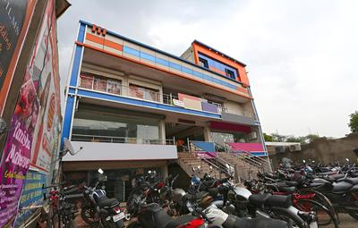 OYO 15839 Hotel Queen Palace