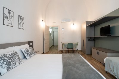 Nicolaus 204 - Grey Room by Wonderful Italy