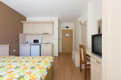 Cosy Studio with Kitchen & Balcony