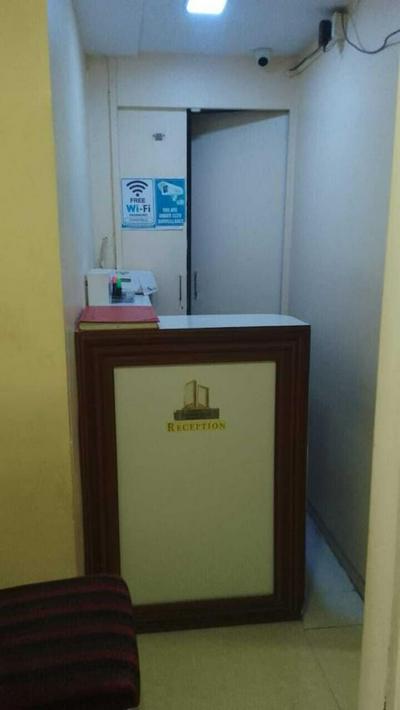 Lokhandwala Residency by Glitz Hotel