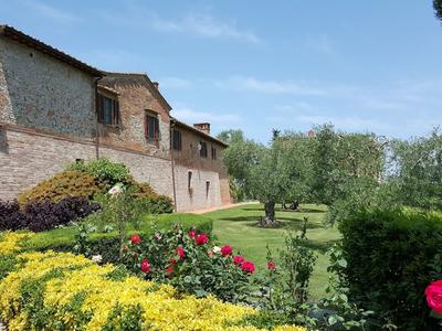 Belvilla by OYO Beautiful Farmhouse With Garden