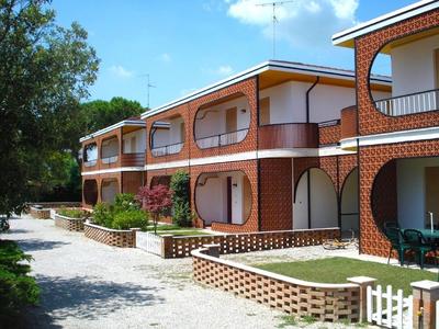 Villa in Caorle With Pool Near Beach