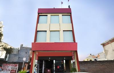 OYO 3004 Hotel Star City