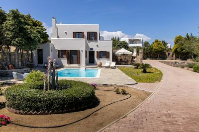 Fabulous Holiday Villa in Naxos Island