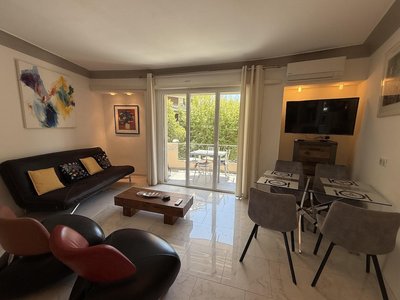 2 BR Apartment in the Center of Cannes - 2305