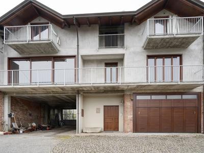 Belvilla by OYO Secluded Apartment With Balcony