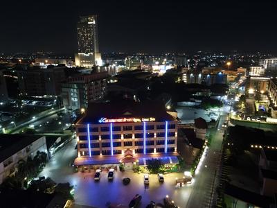 Rayong Lanna Hotel