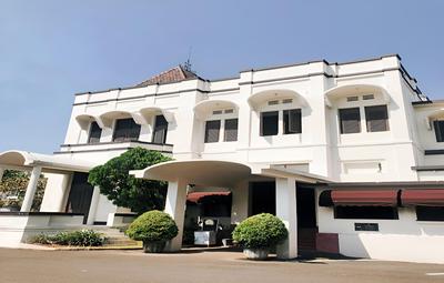 HOTEL CANDI BARU